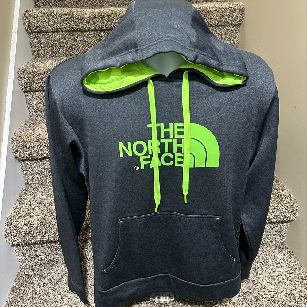 Authentic *The NORTH FACE* men’s pullover athletic casual hoodie sweatshirt - M